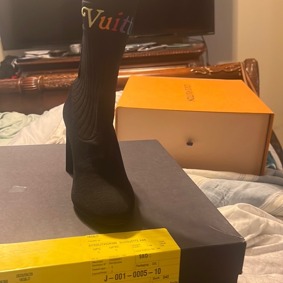 Louis Vuitton Silhouette Ankle Boots - Picture 1 of 2